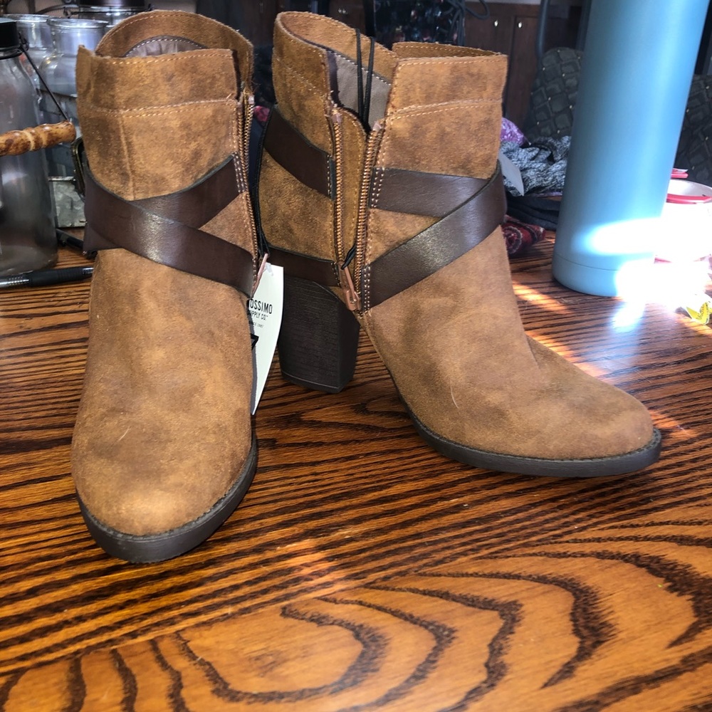 NWT Mossimo size 7 brown zip up booties textile and man made upper